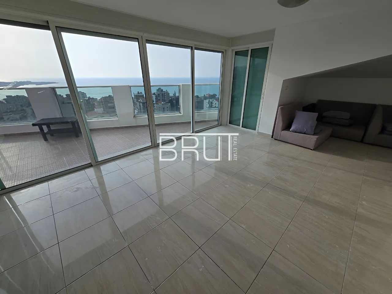 Apartment for Sale in Haret Sakher
