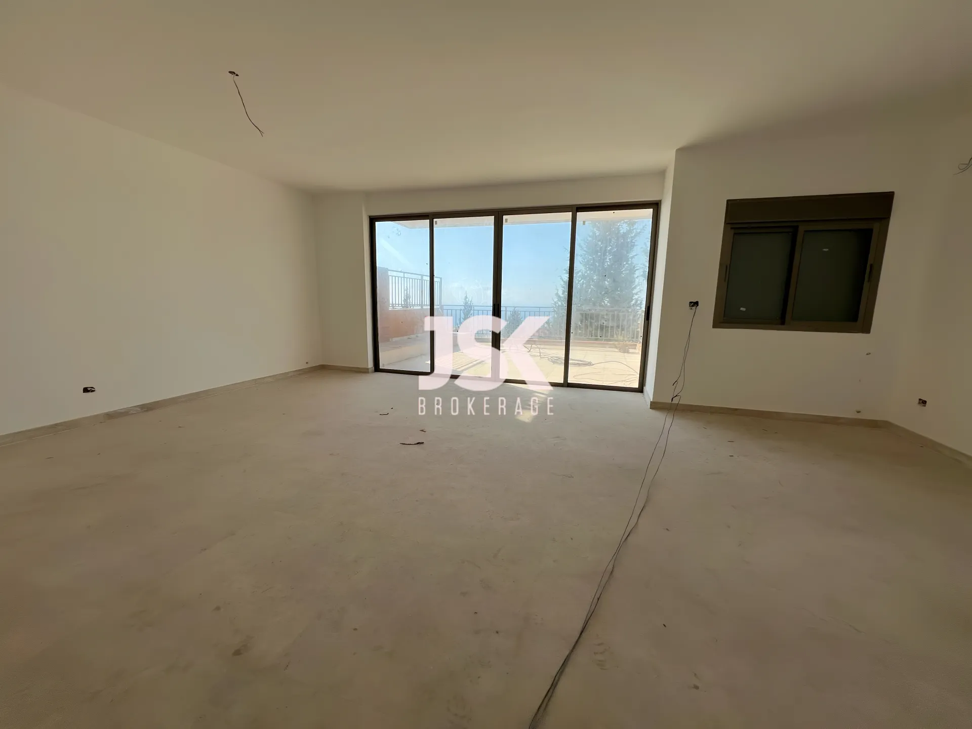 Apartment for Sale in Blat - 3 bed, 4 bath