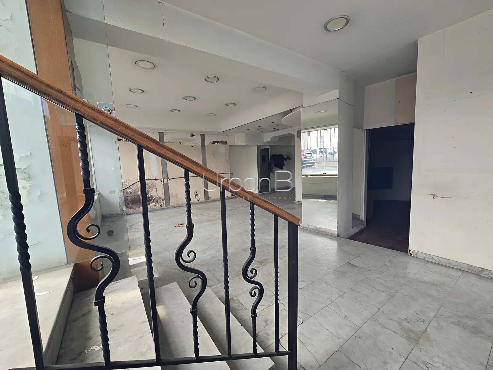 Shop for rent in Hamra, beirut, lebanon