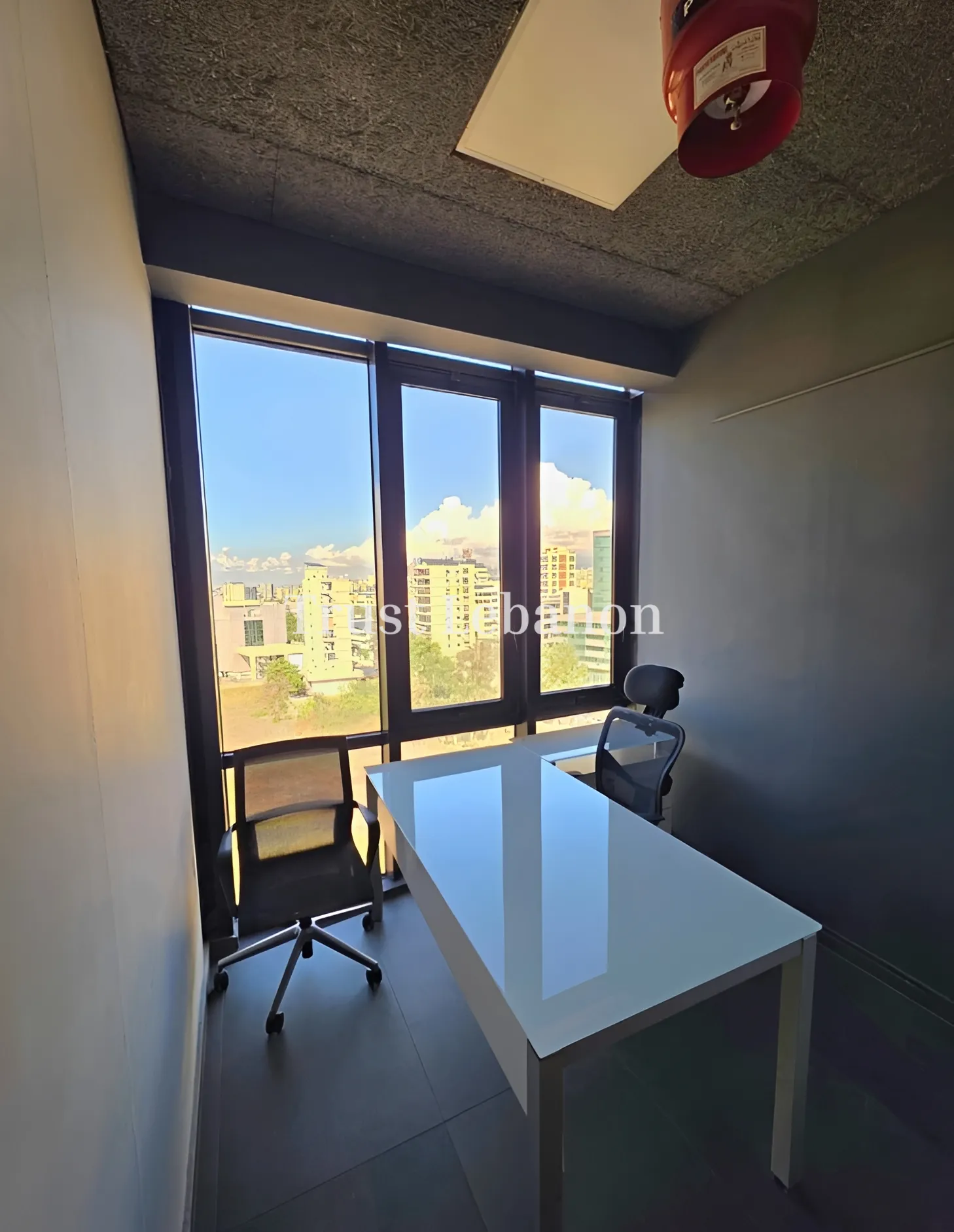 Office for sale in Forn El Chebbak