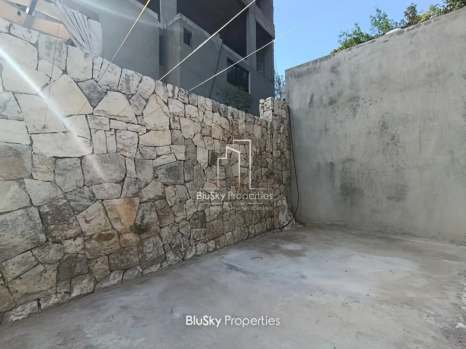 Building for Sale in Ghedress