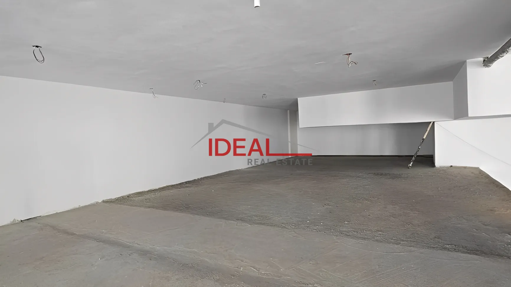 Showroom for Sale in Forn El Chebbak, Lebanon