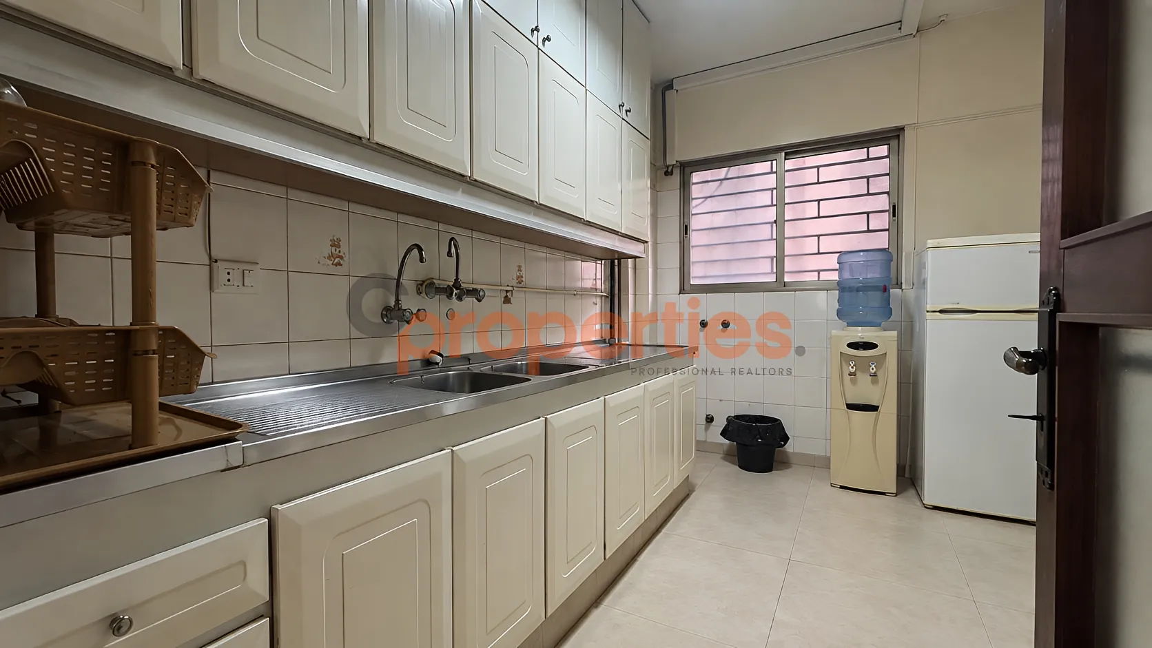 Apartment for Sale in Sanayeh