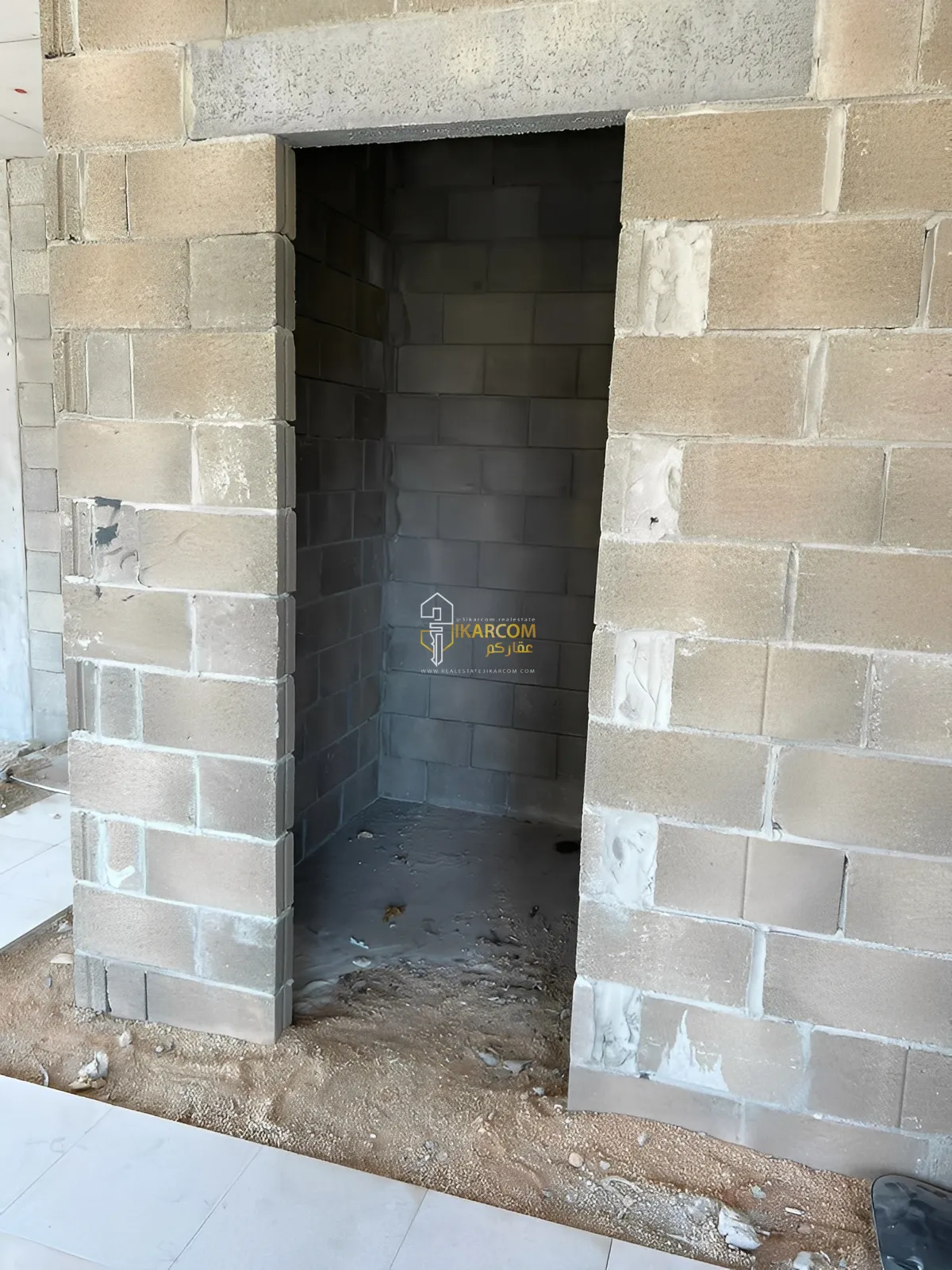 Office for sale in Dekweneh