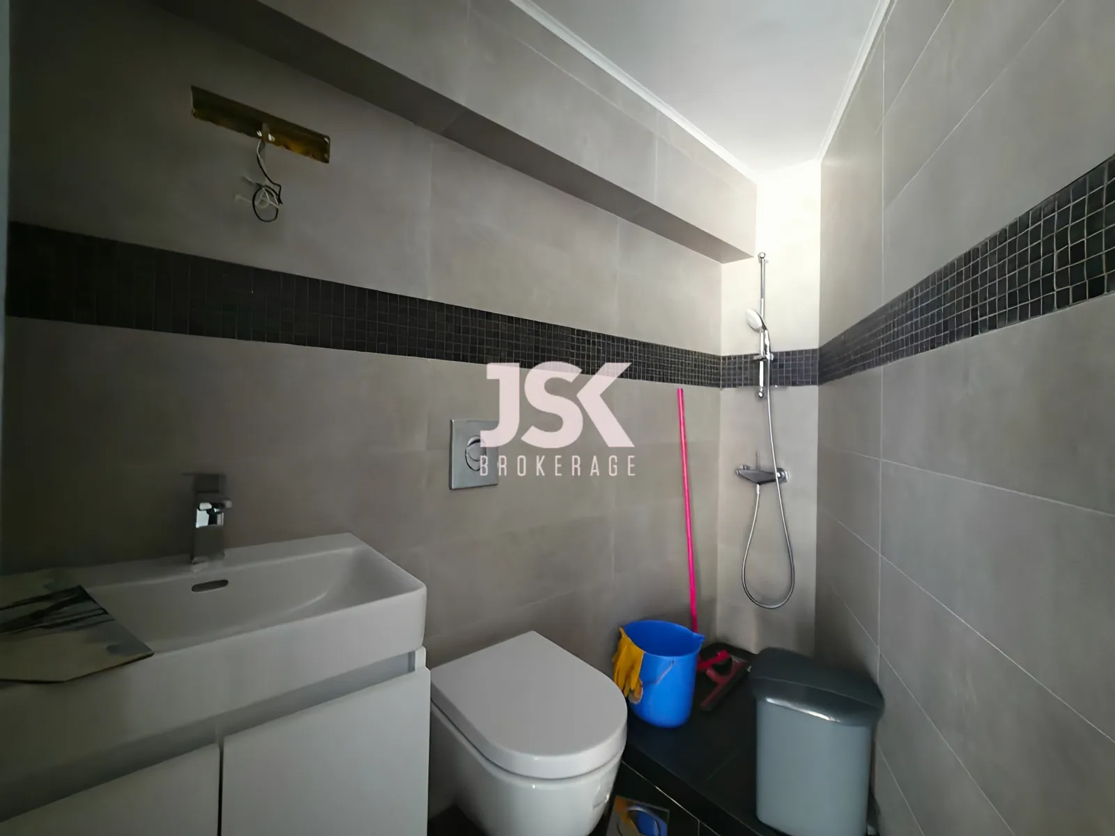 Office for Rent in Hazmieh