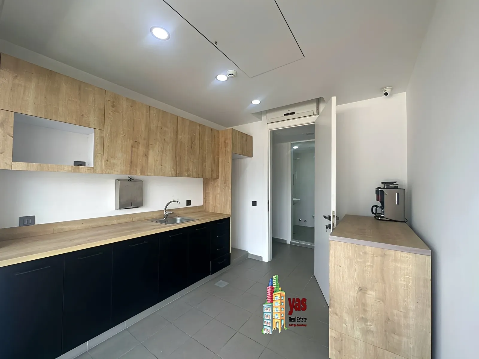 Office for Rent in Antelias