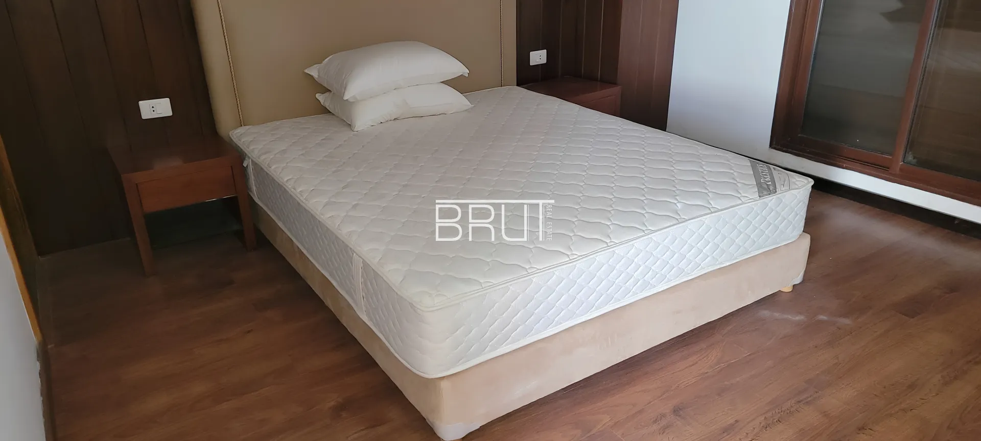 Apartment for Sale in Faqra - 3 bed