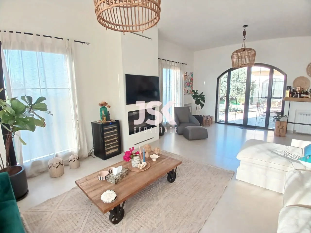 Villa for Sale in Roumieh