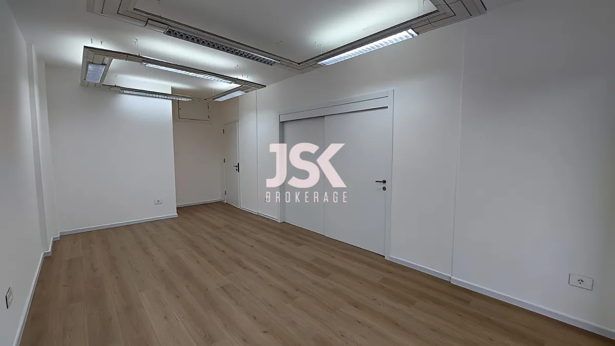 Office for rent in Ain al-Mraiseh
