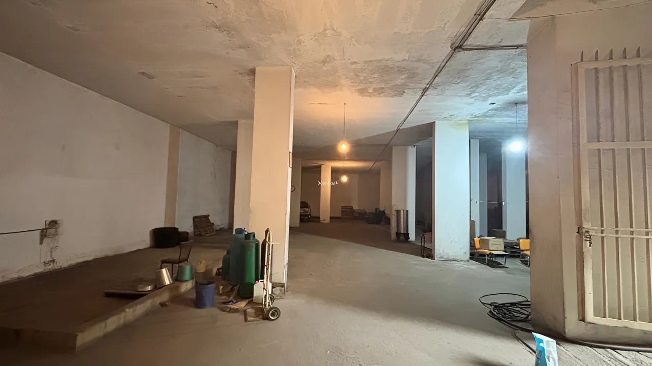 Warehouse for rent in Hazmieh