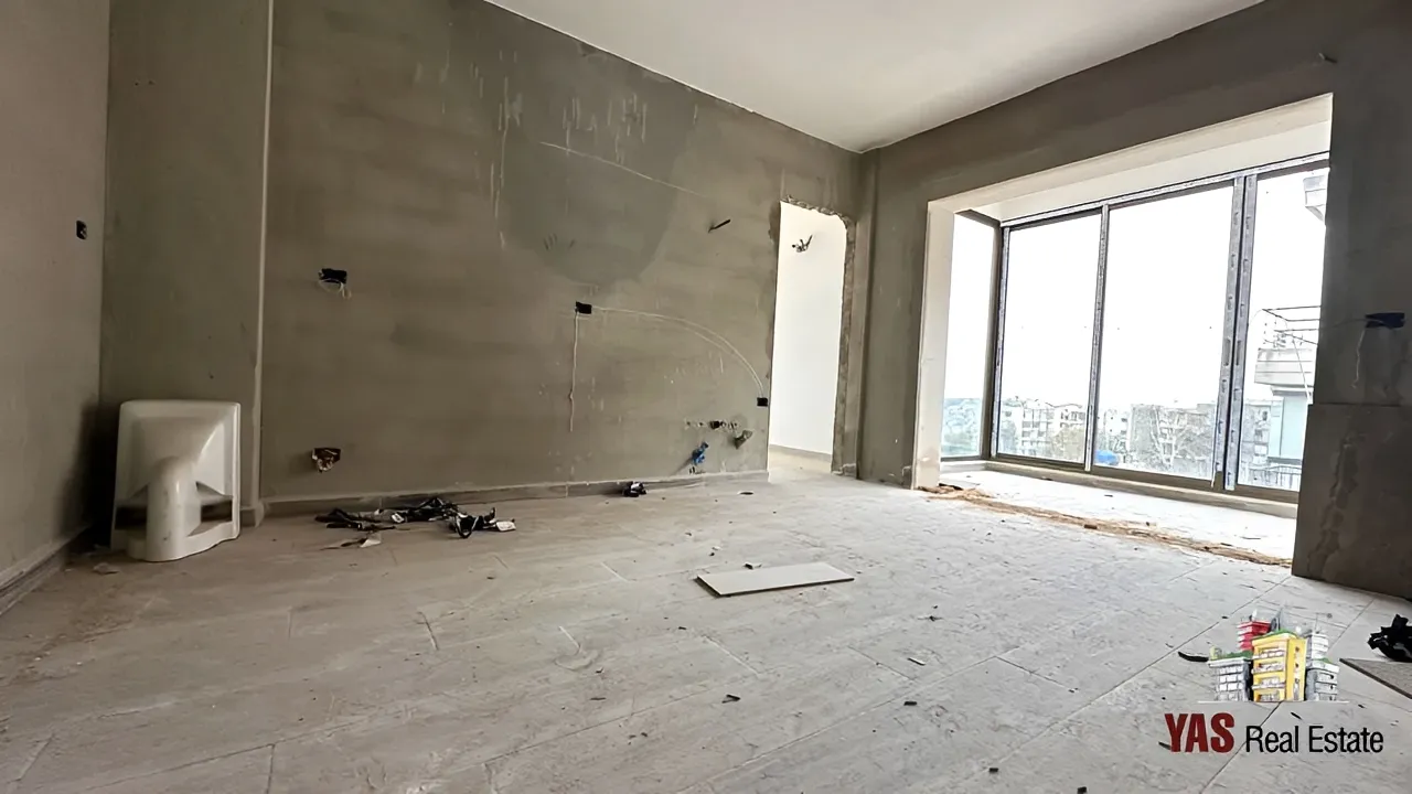 Apartment for Sale in Ballouneh - 5 bed, 4 bath