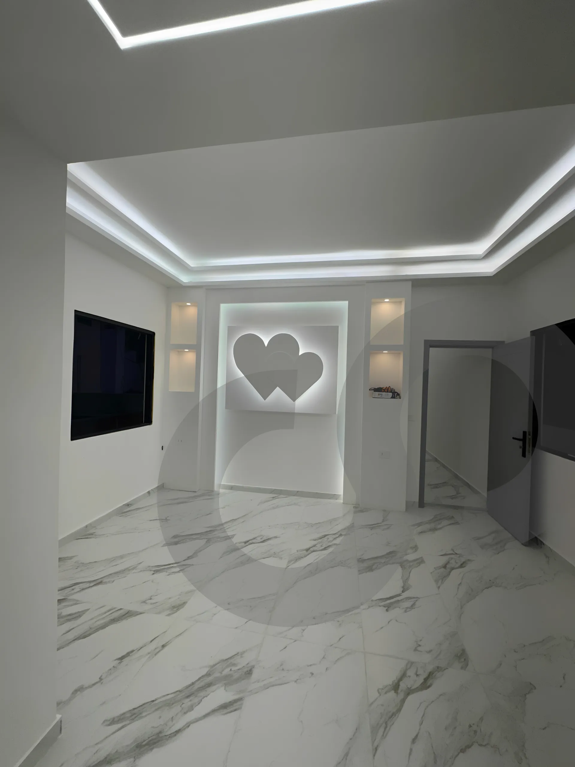 Apartment for Sale in Tariq el Jdideh - 3 bed, 3 bath