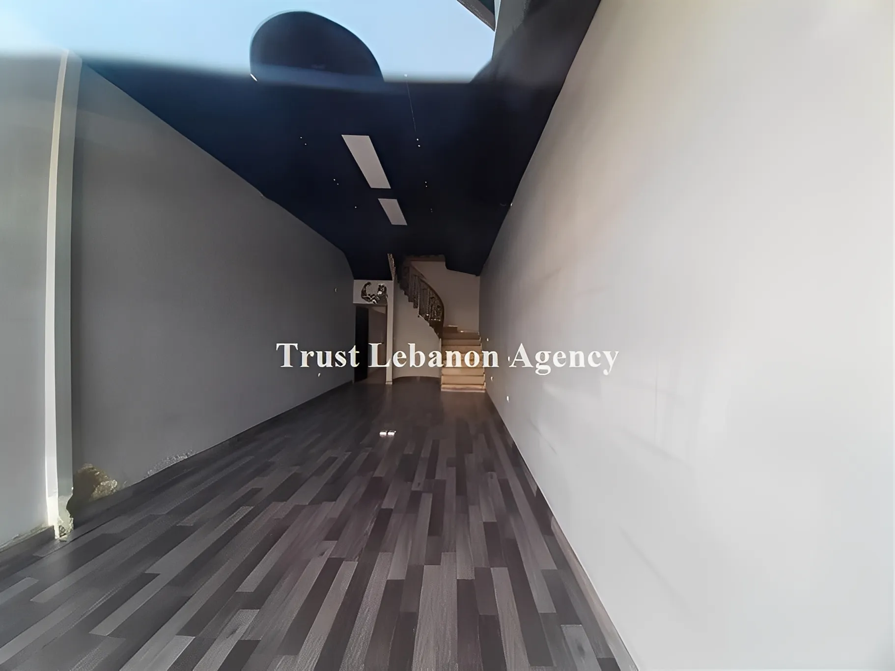Shop for rent in Metn, Mazraet Yashouh