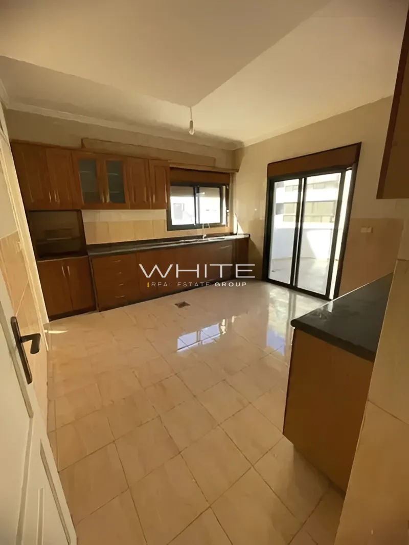 Apartment for Rent in Tallet El khayyat - 3 bed, 5 bath