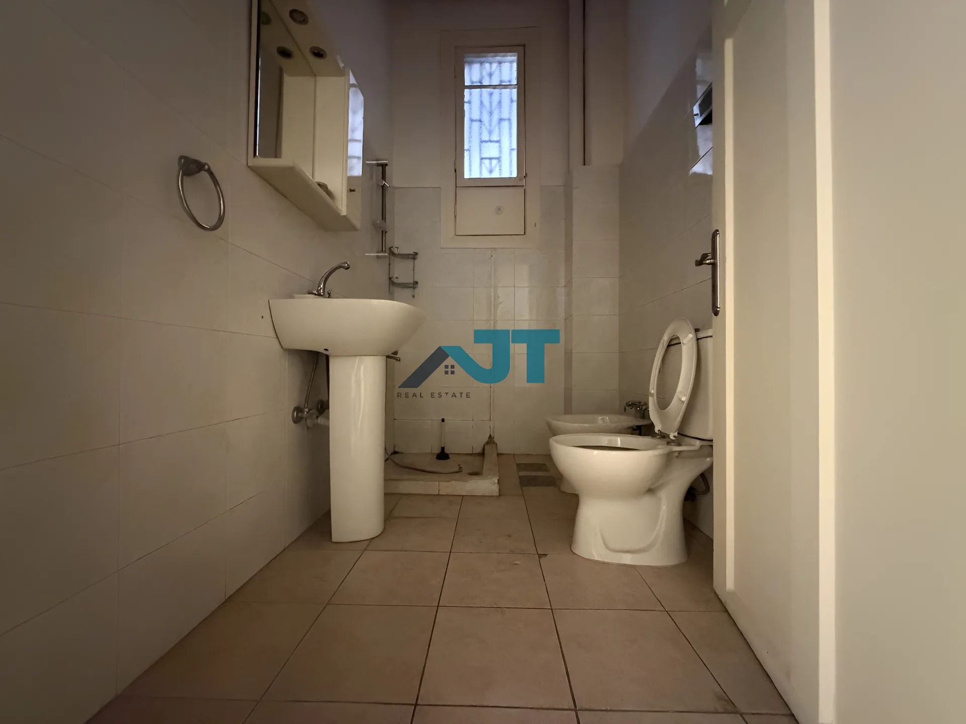 Apartment for rent in Caree d'or, achrafieh