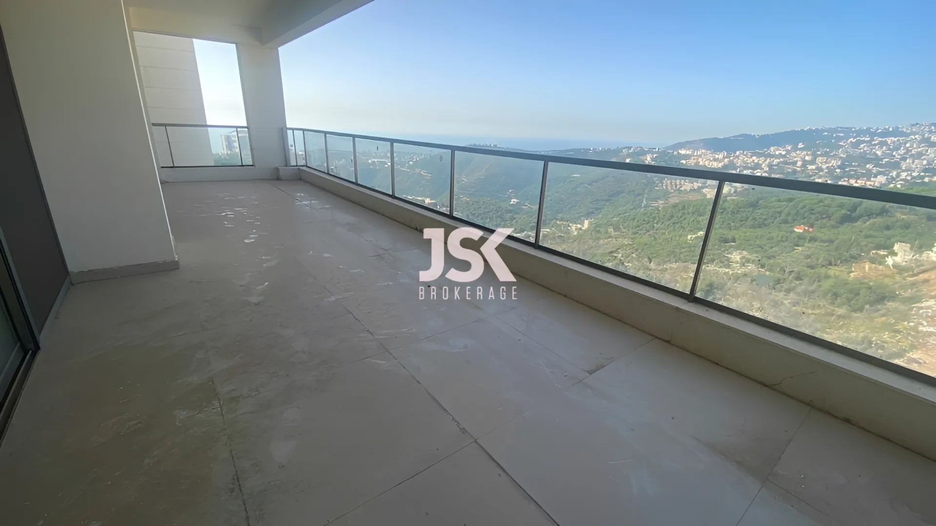 Apartment for Sale in Mazraat Yachoua - 3 bed, 4 bath
