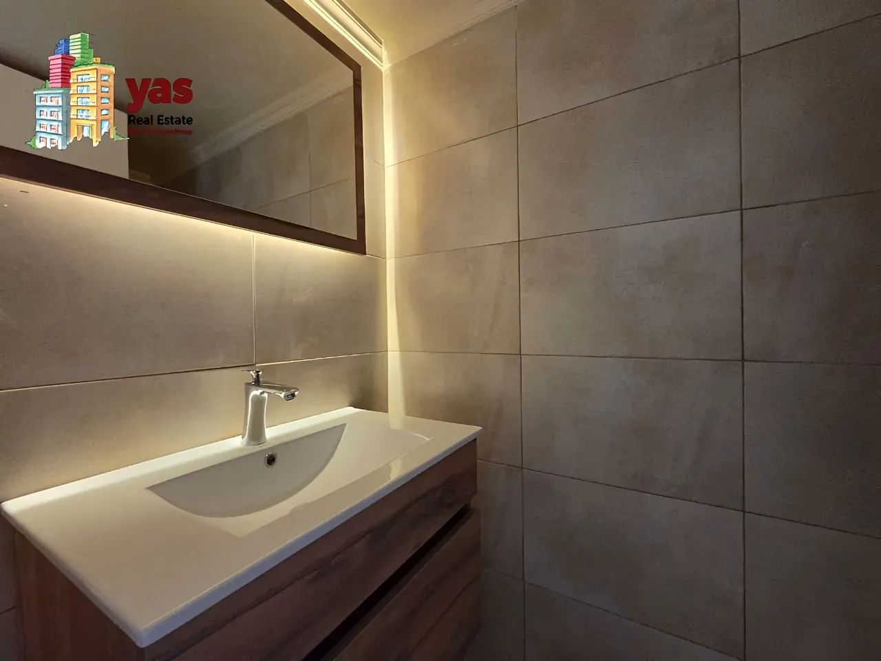 Apartment for Sale in Ballouneh