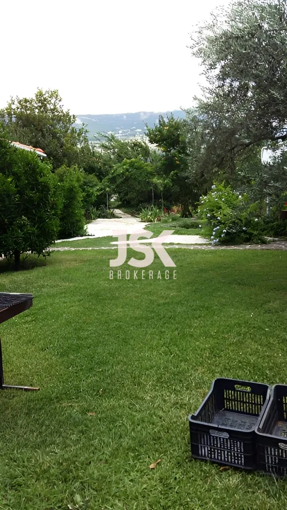 Villa for Sale in Yahchouch, Lebanon - 3 bed, 3 bath