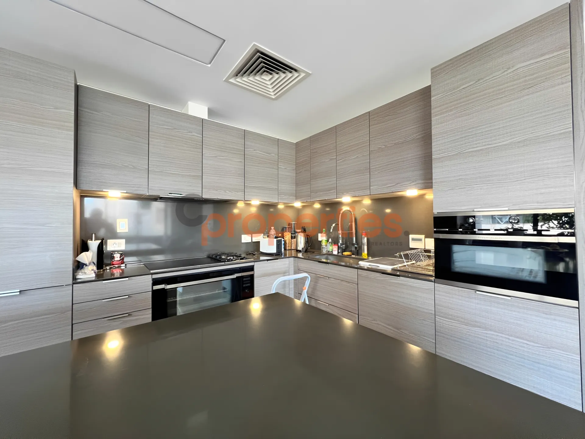 Apartment for Rent in Hamra