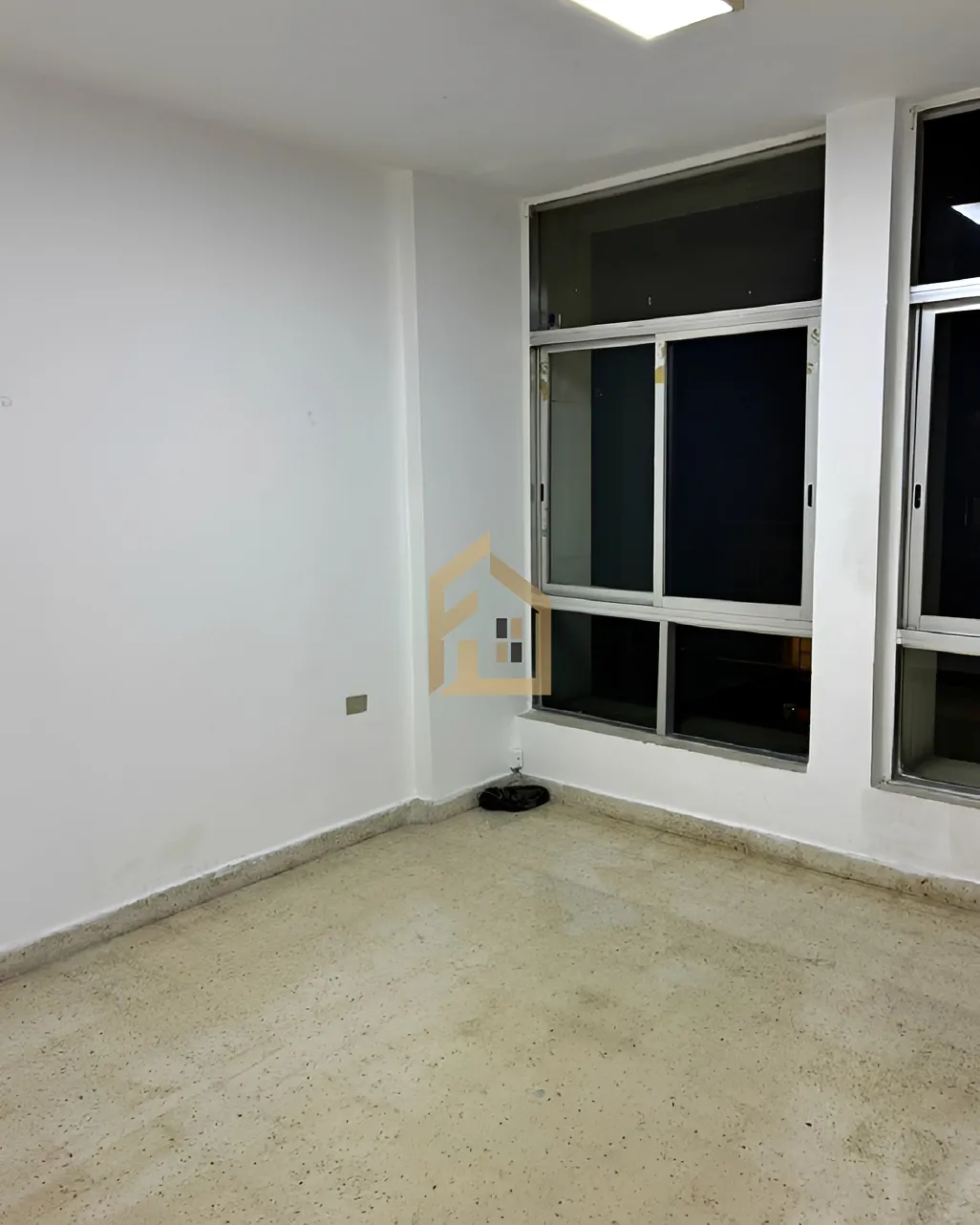 Office for rent in Corniche el Mazraa, Beirut, Lebanon
