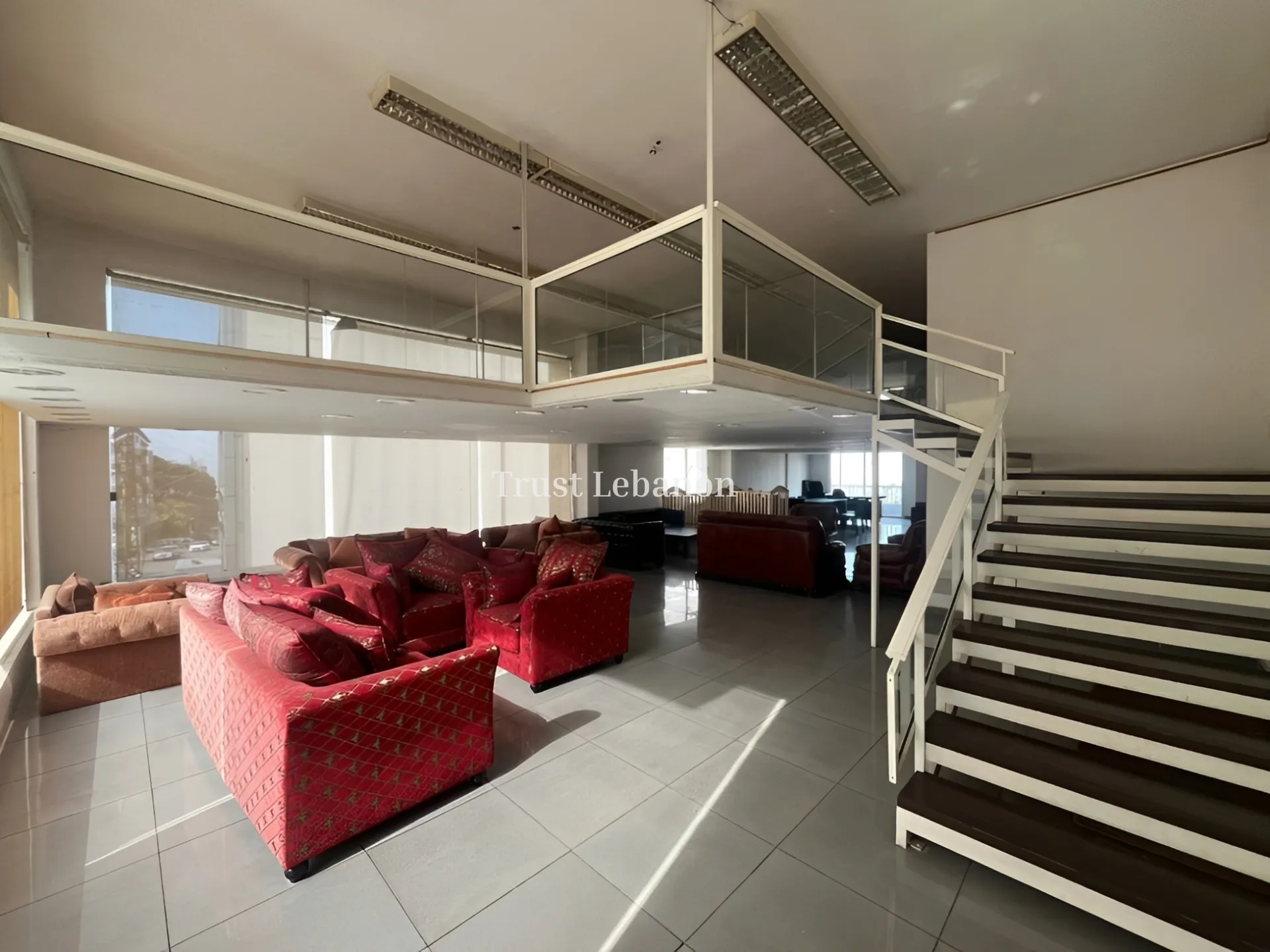 Showroom for rent in Mazraat Yachoua, Lebanon