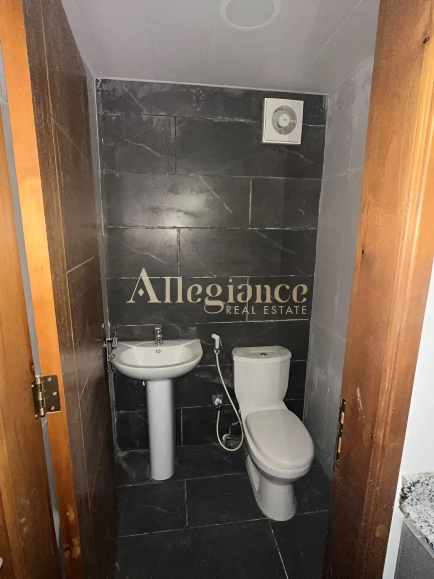 Shop for rent in Yarzeh