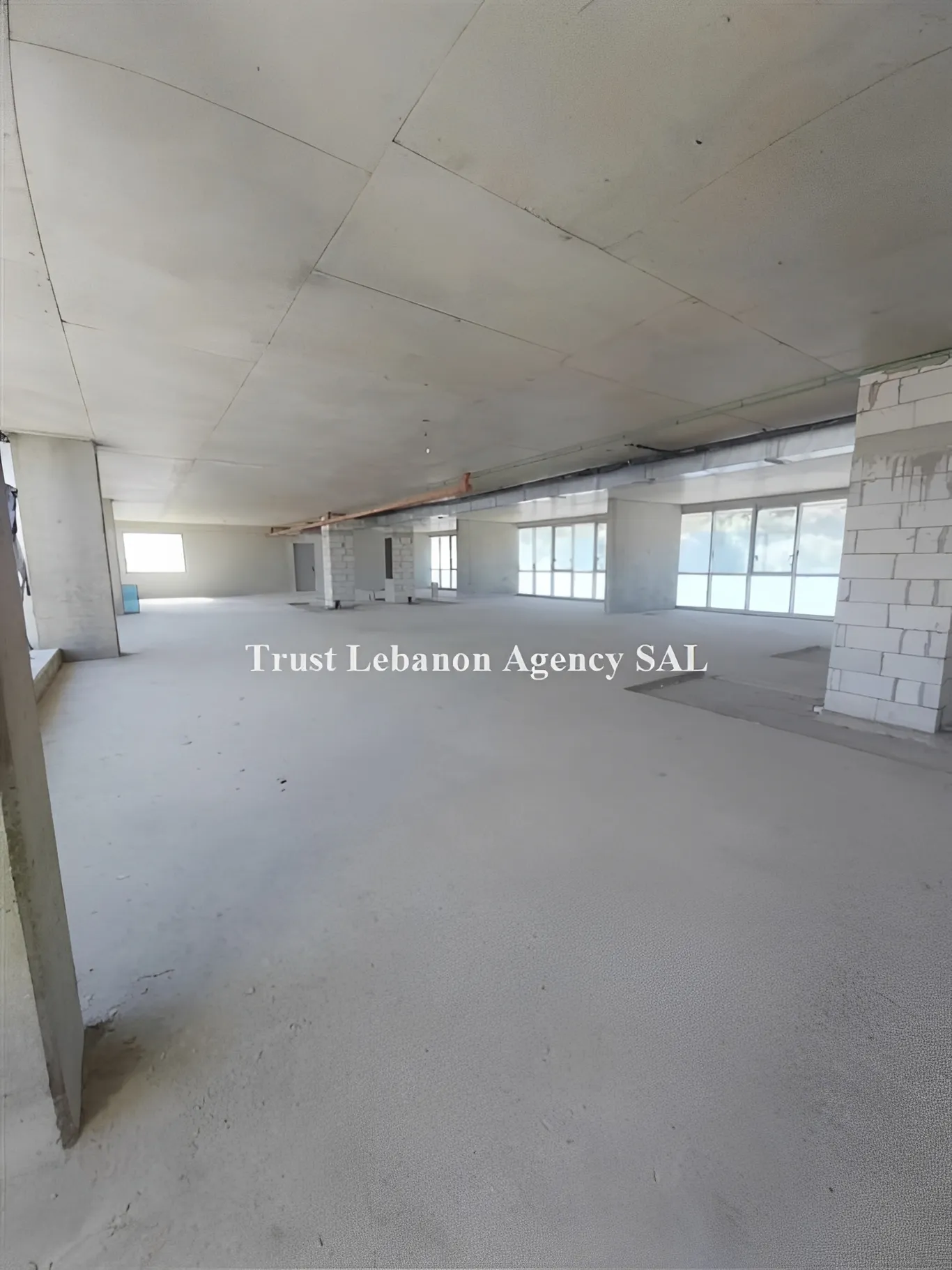 Office for rent in Baabda, Louaizeh