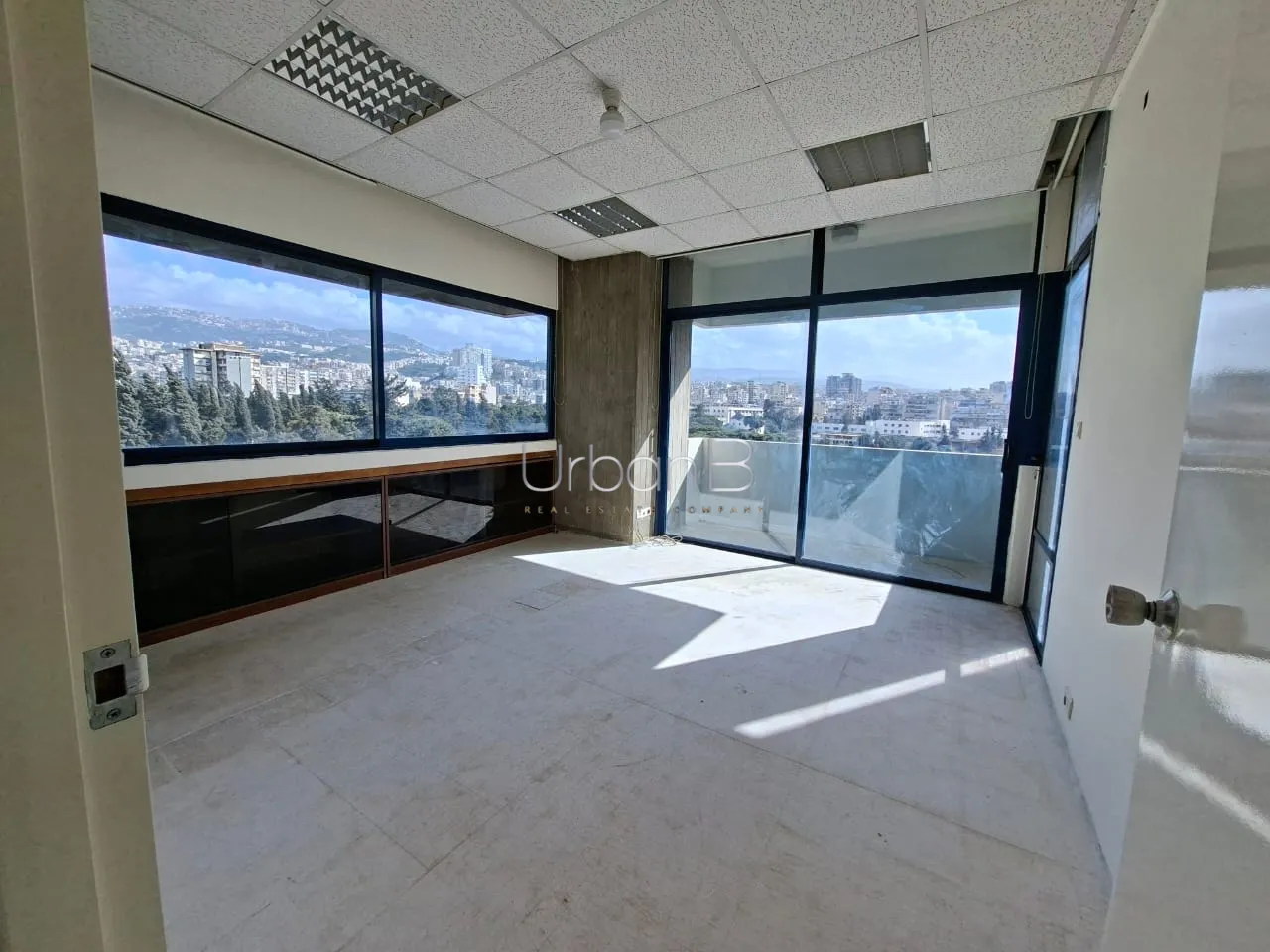 Office for rent in Dekwaneh, lebanon