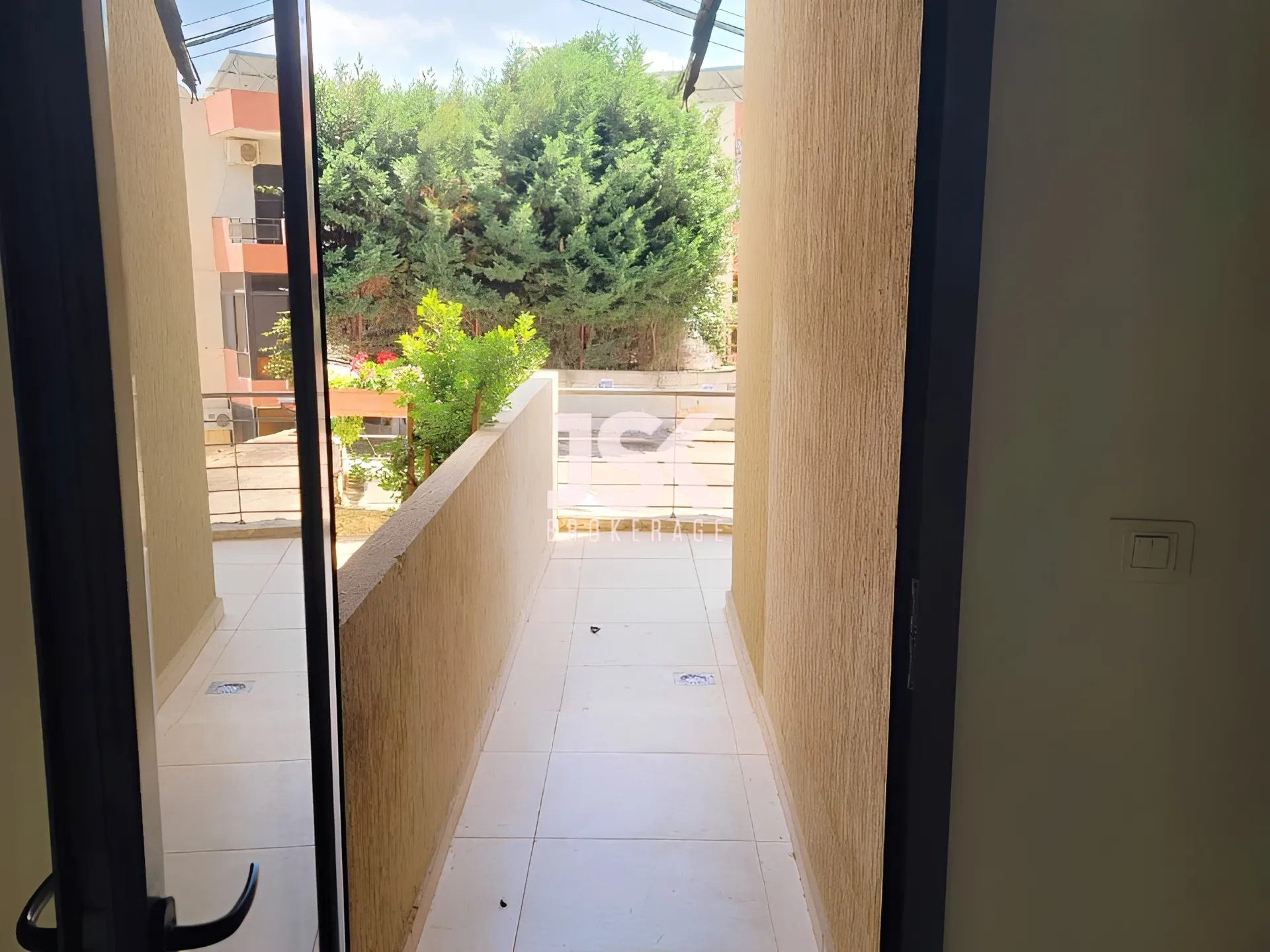 Apartment for Sale in Hosrayel