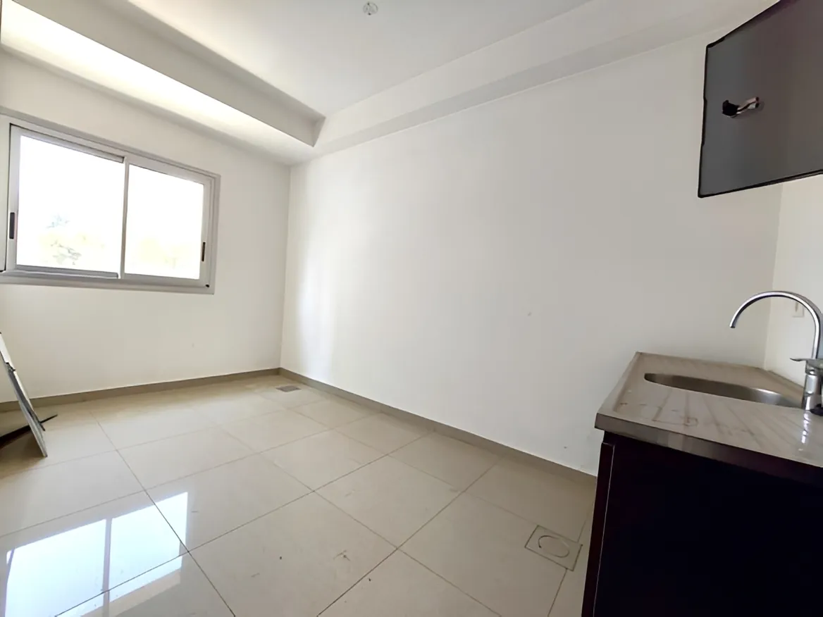 Office for Sale in Horch Tabet