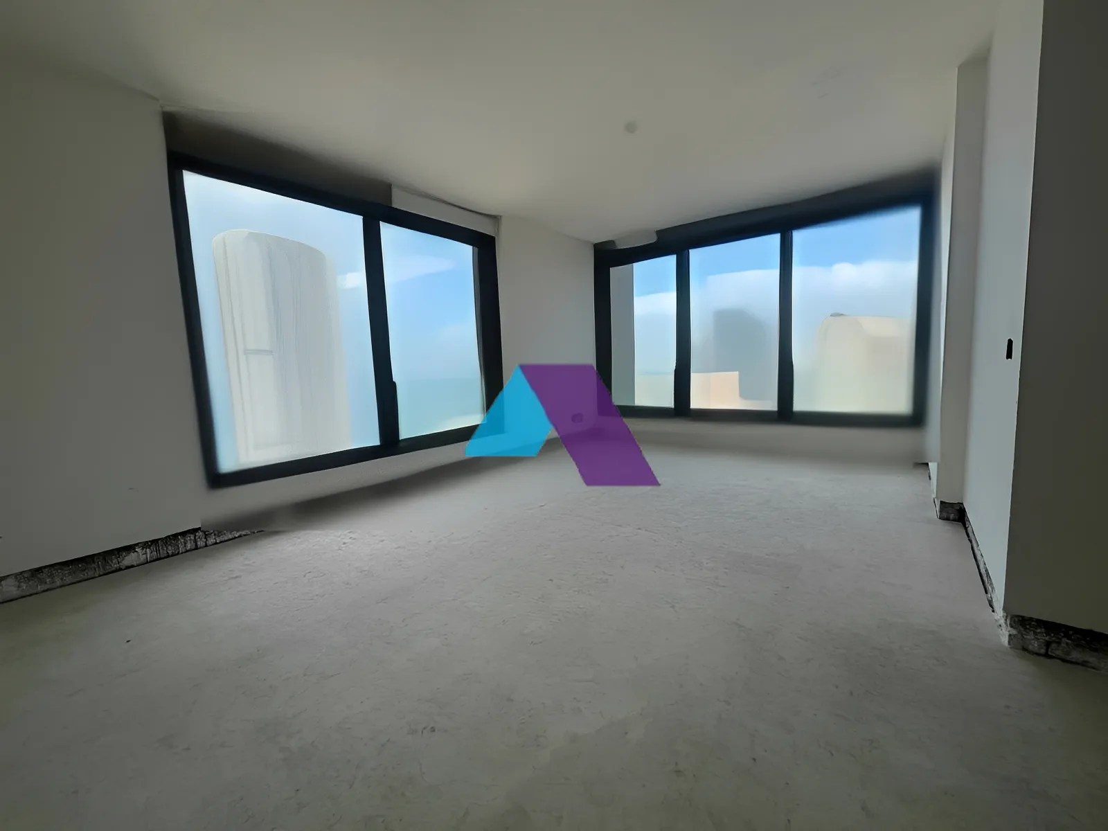 Apartment for Sale in Ain Al Mraiseh - 3 bed, 4 bath