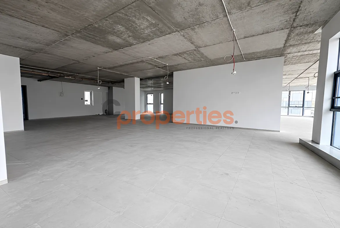 Office for Rent in Ramlet El Baida
