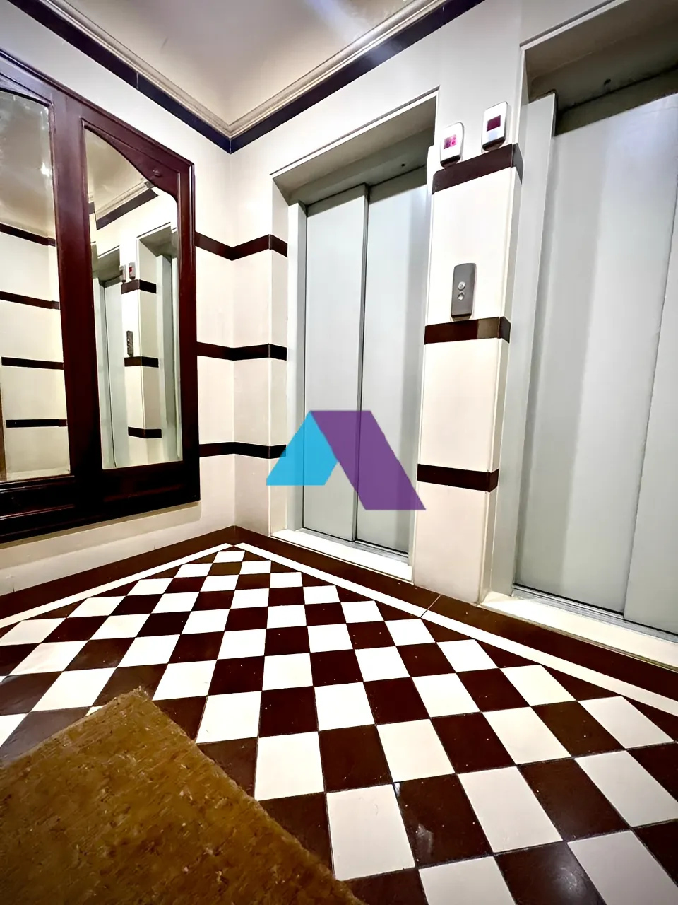 Building for Sale in Ain Al Mraiseh