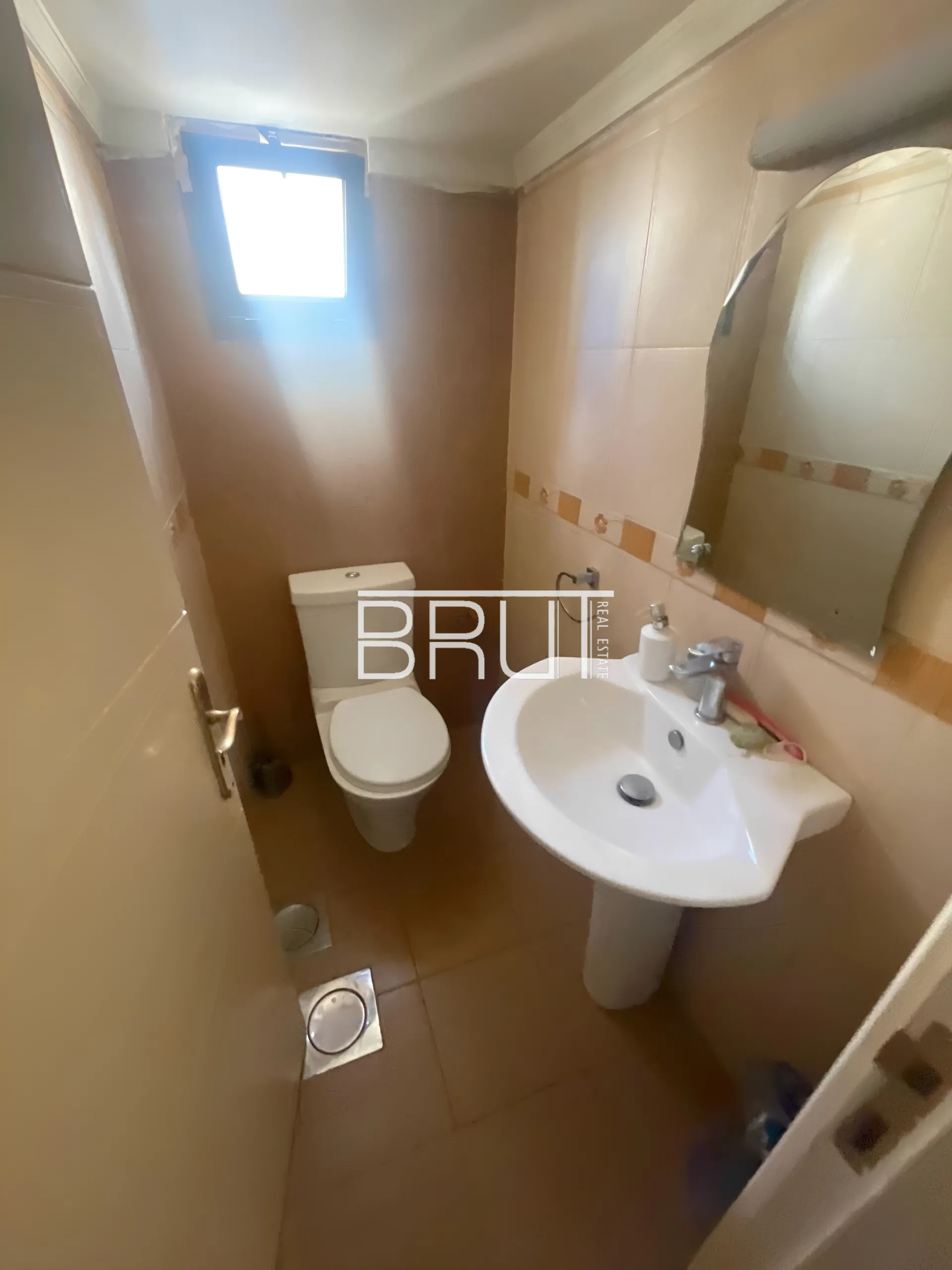 Apartment for Rent in Ballouneh