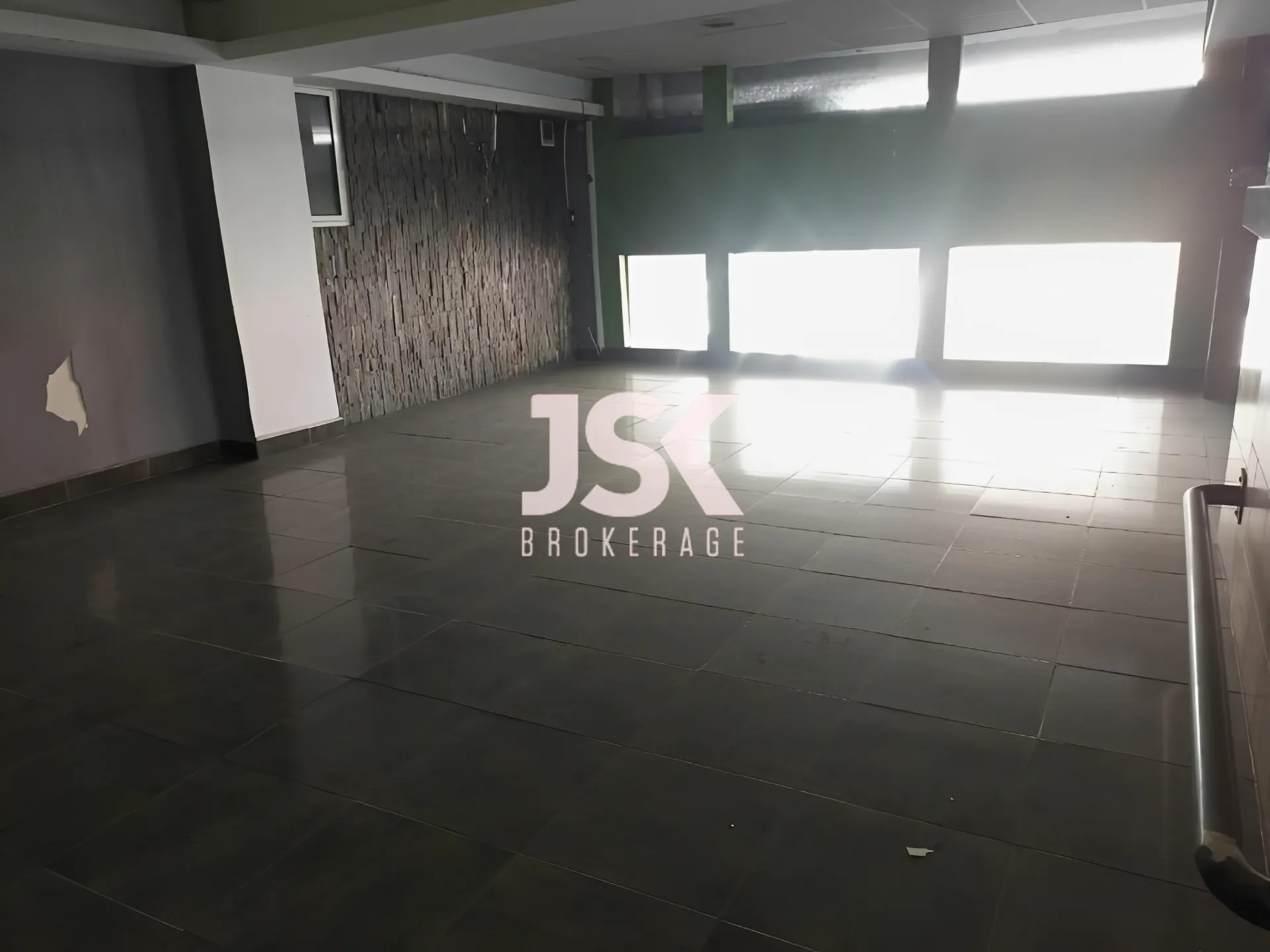 Shop for rent in Furn Chebbak