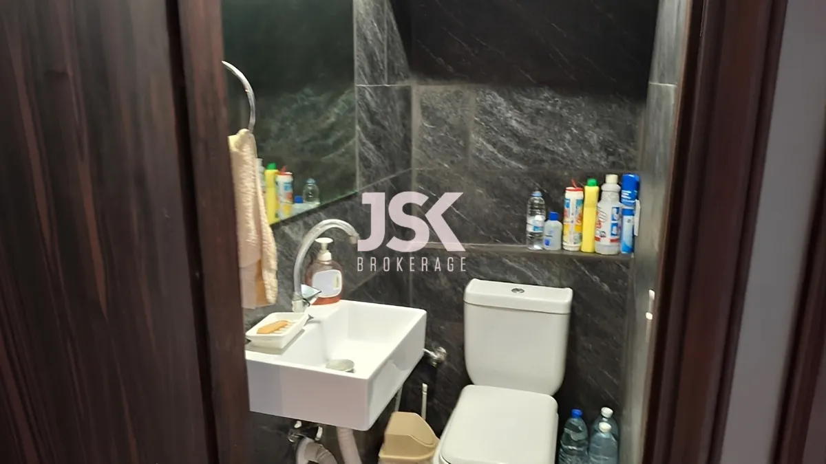 Office for rent in Sin El Fil