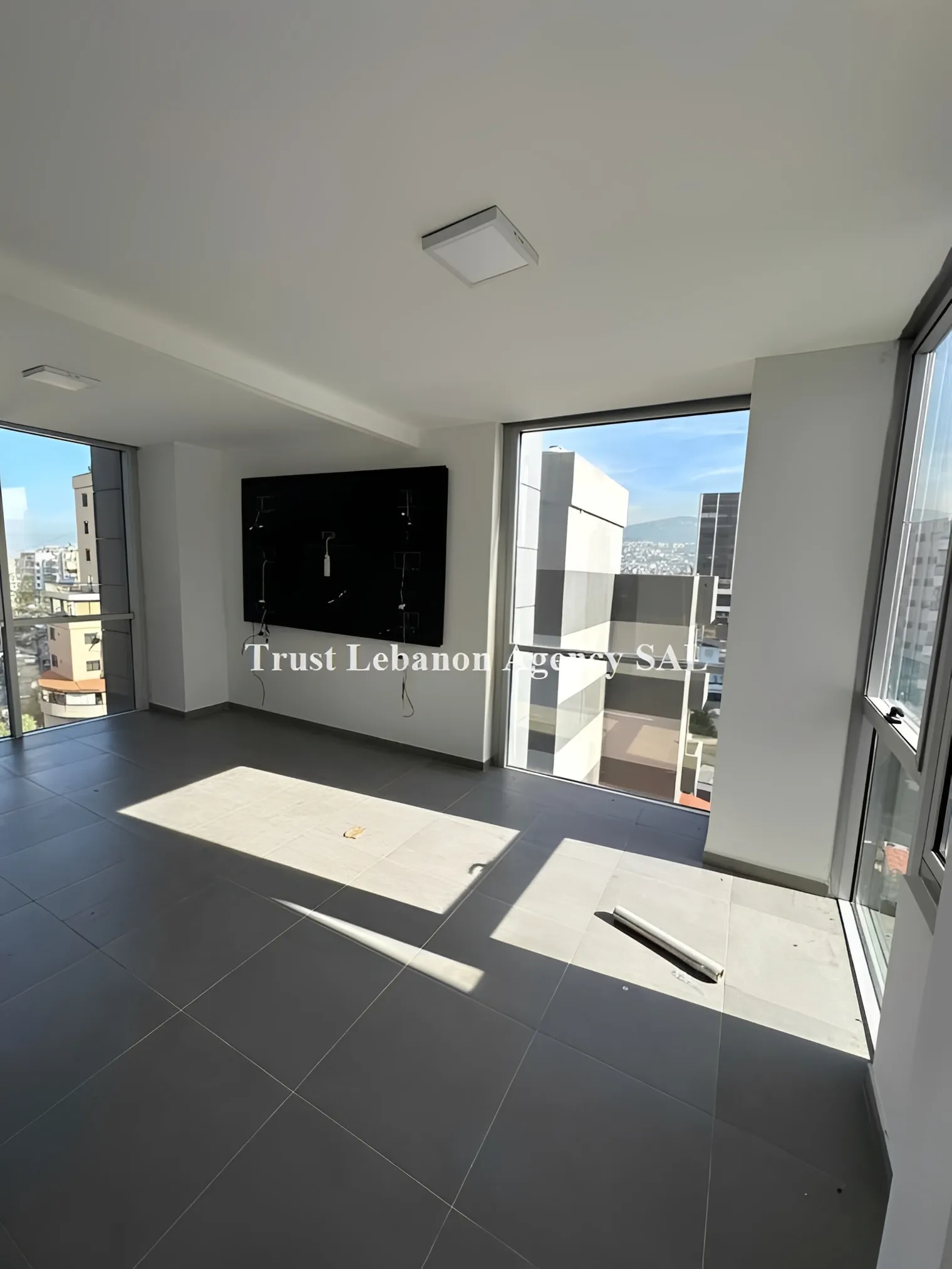 Office For Rent in Metn, Sin El Fil