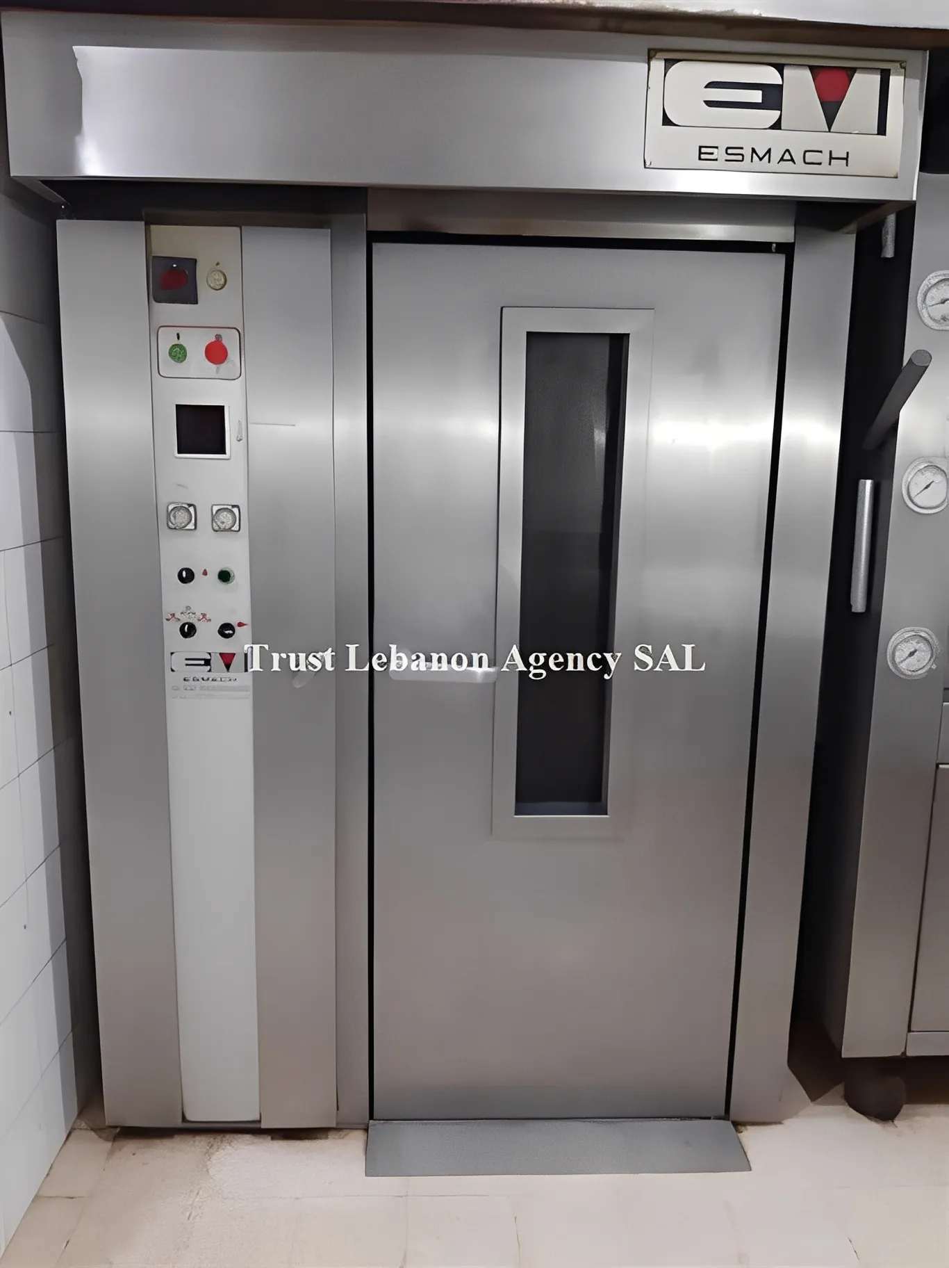 Shop for sale in Baabda, Hadath