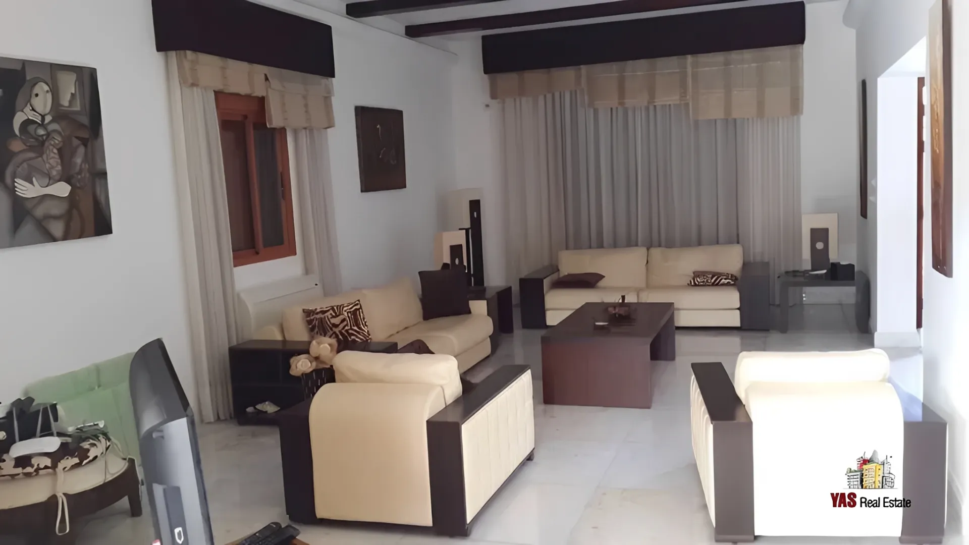 Villa for Sale in Rayfoun