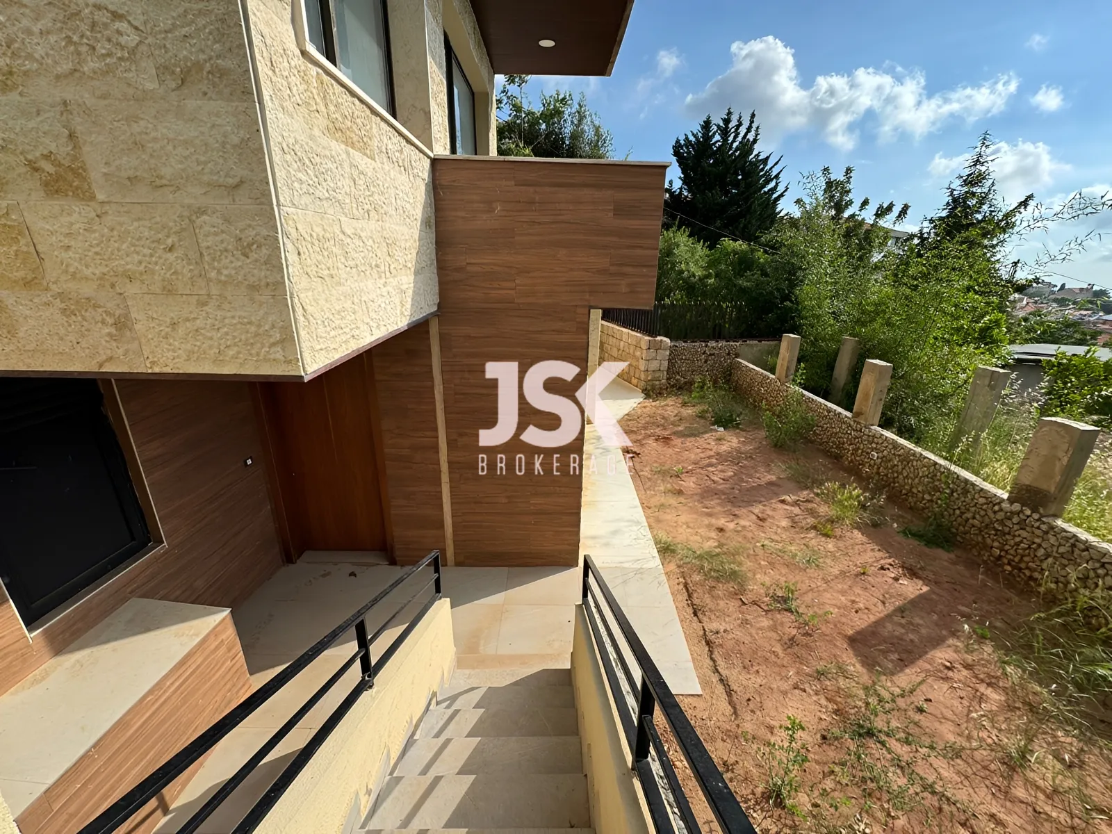 Apartment for Sale in Jouret Al Ballout - 1 bed, 2 bath