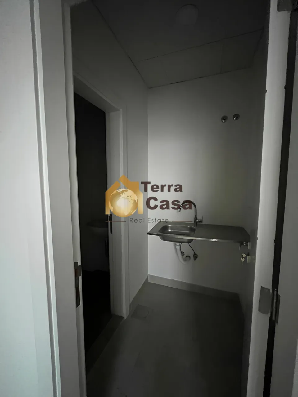 Office for Sale in Ksara