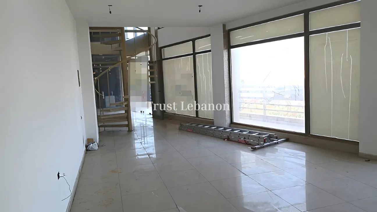 Shop for rent in Hazmieh
