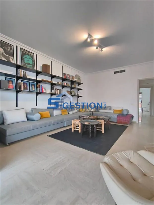 Apartment for Rent in Achrafieh - 4 bed, 3 bath
