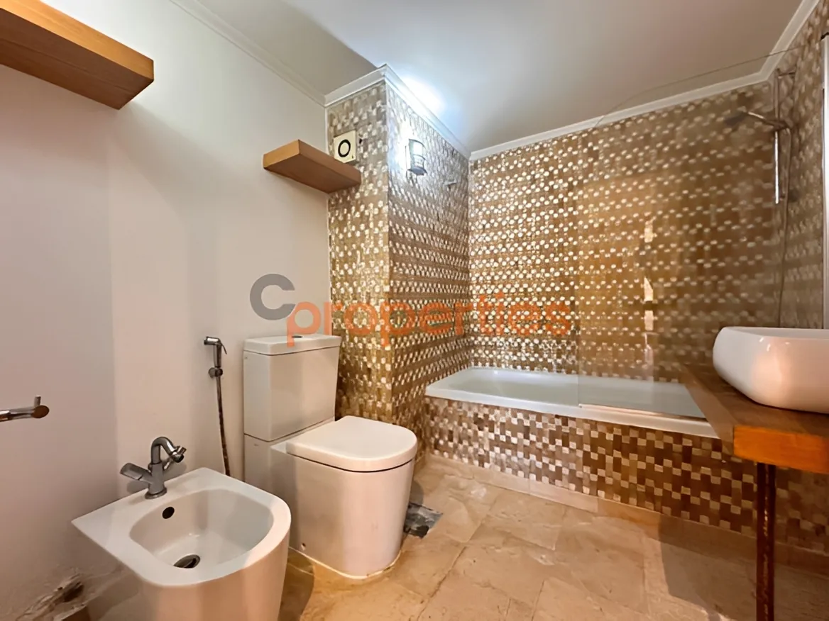 Apartment for rent in Ramleh Al Bayda, Beirut, Lebanon