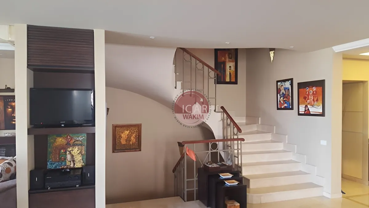 Triplex for Sale in Montiverdi