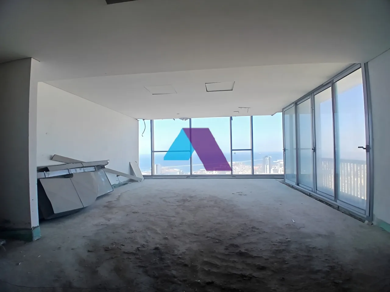 Apartment for Sale in Achrafieh - 2 bed, 4 bath