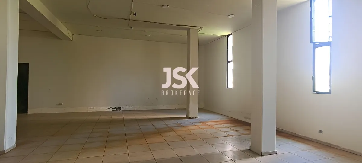 Showroom for Sale in Haret Sakher, Lebanon