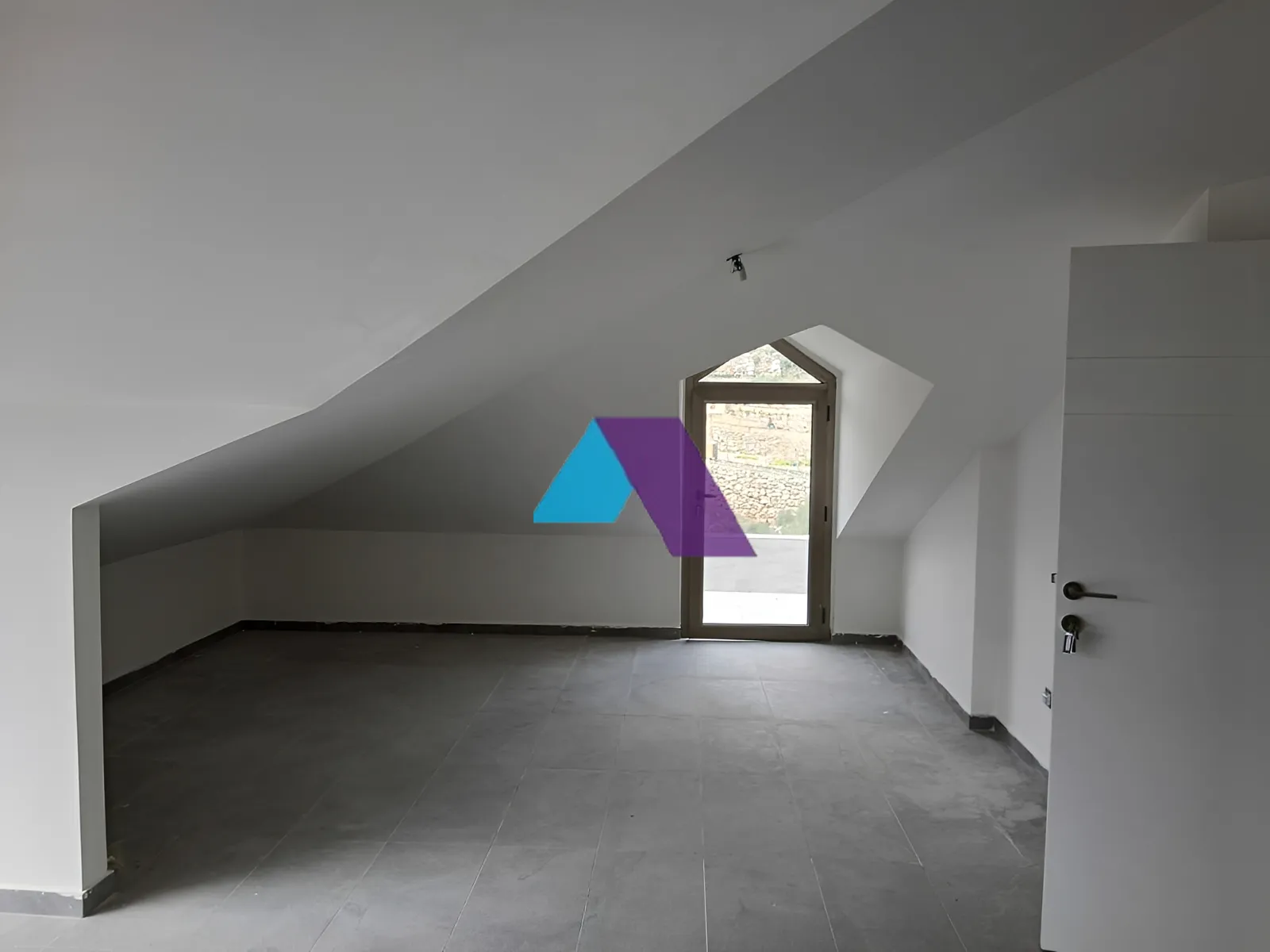 Villa for Sale in Ajaltoun