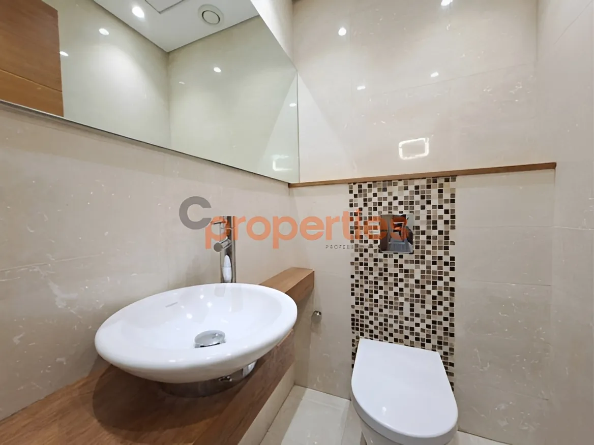Apartment for Sale in Achrafieh - 3 bed, 4 bath
