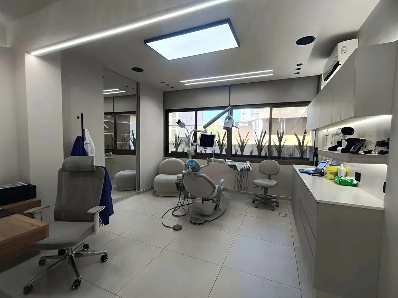 Office for Rent in Clemenceau